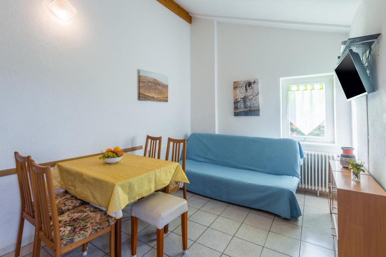 Apartments With A Parking Space Karigador, Novigrad - 2534 Exteriör bild